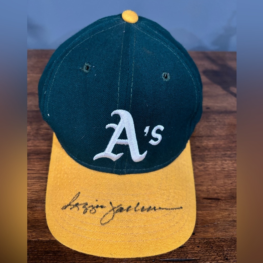 Reggie Jackson signed oakland cap / pre-owned